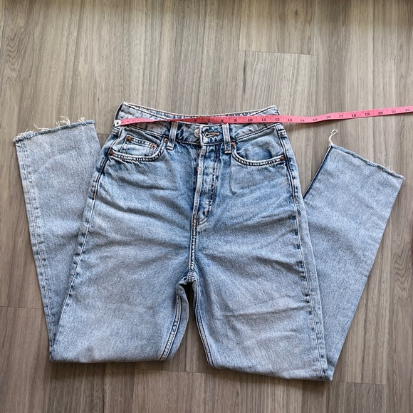 H&M Classic Blue Mom Jeans - Picture 3 of 3